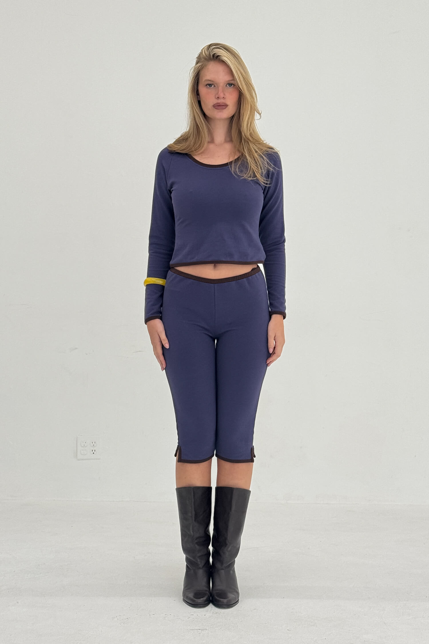 FRENCH TERRY CAPRI IN BLUE NAVY – findmenowthelabel