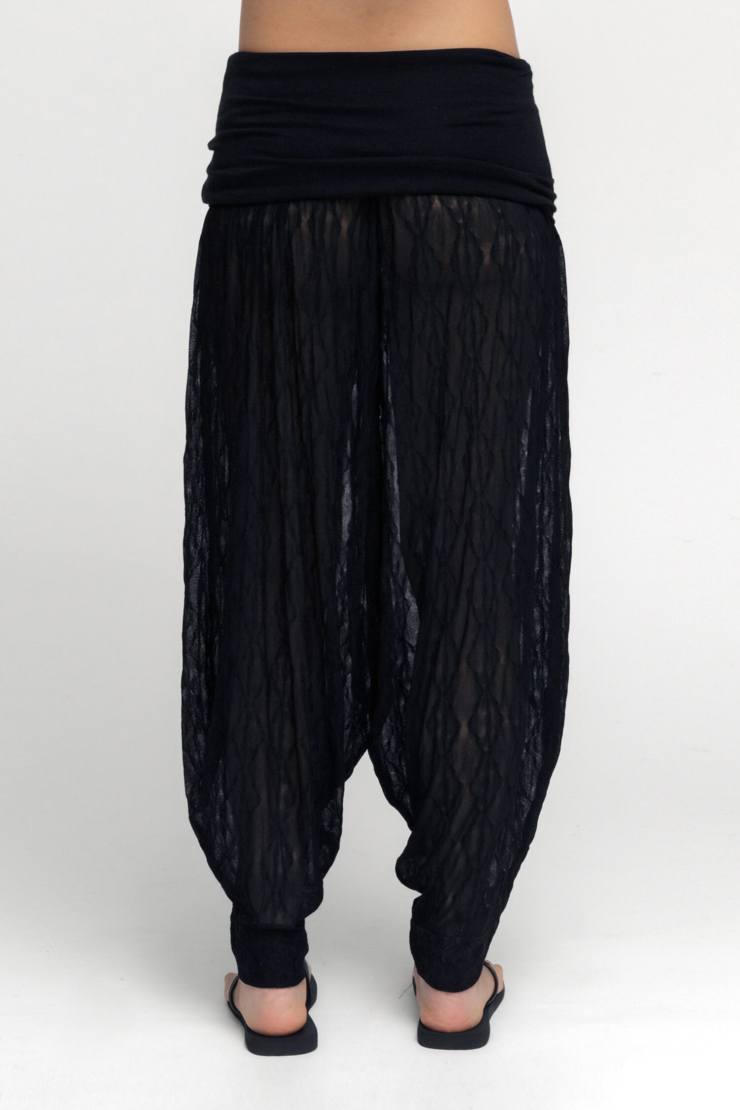FLORA PANTS IN BLACK – findmenowthelabel
