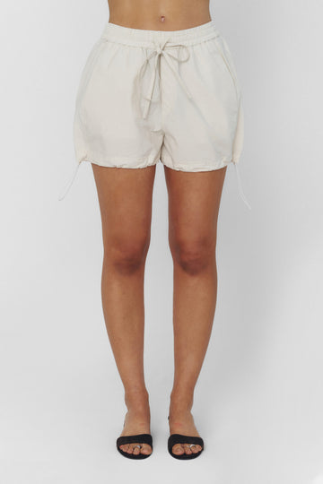 LUZ SHORTS IN IVORY