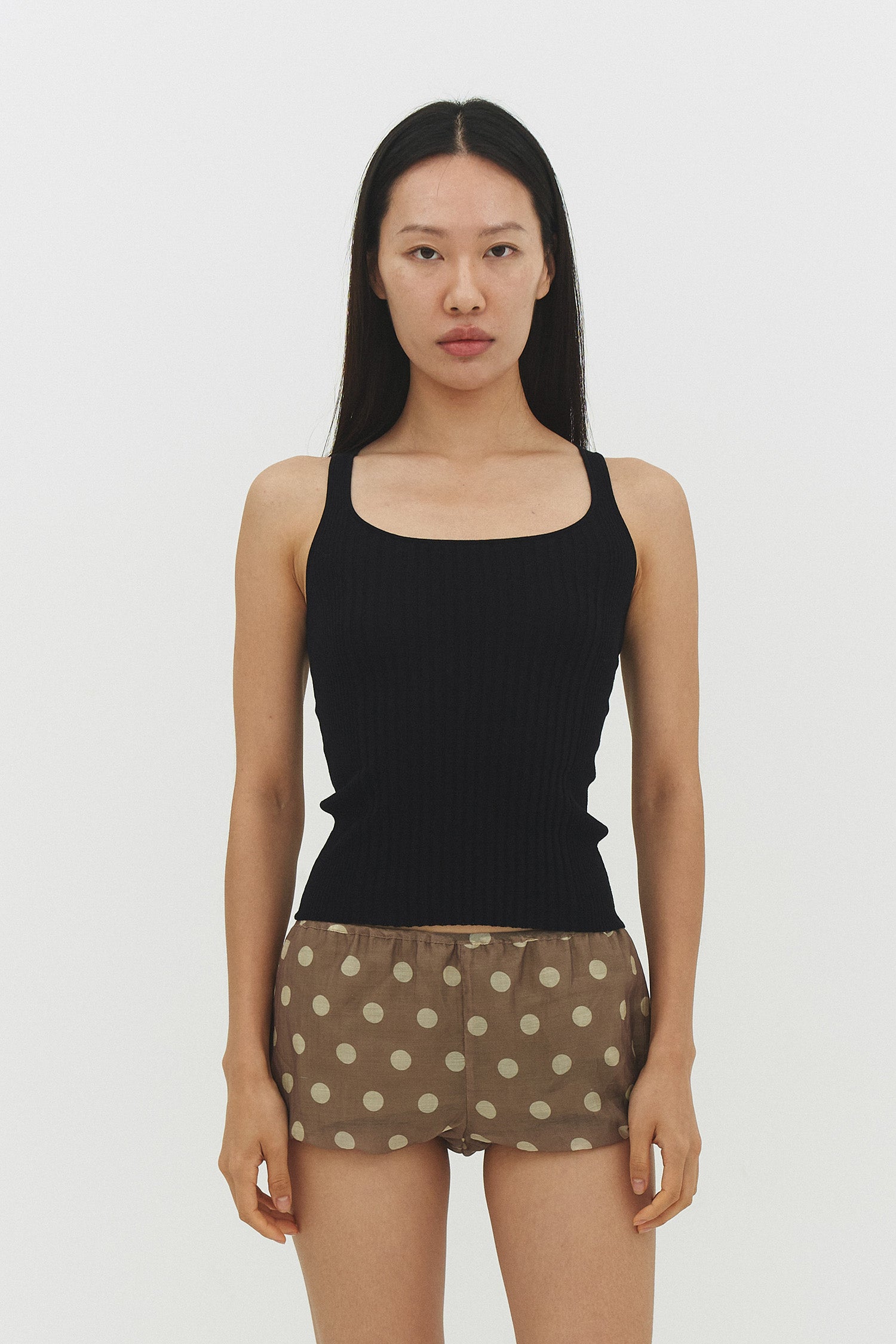 RIBBED KNIT TANK TOP IN BLACK – findmenowthelabel